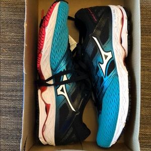 Mizuno Wave Shadow 2